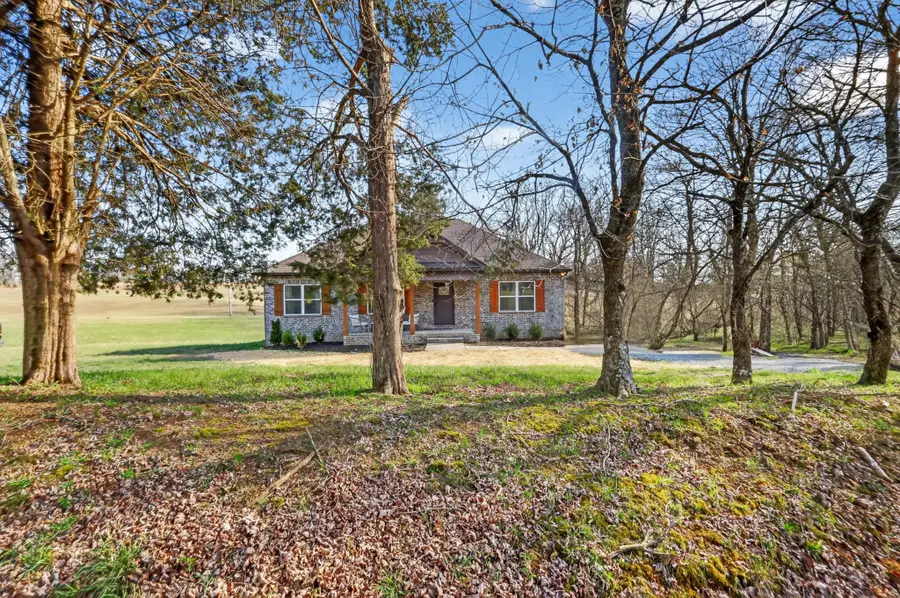 634 S Tunnel Rd, Gallatin, TN 37066 - #2