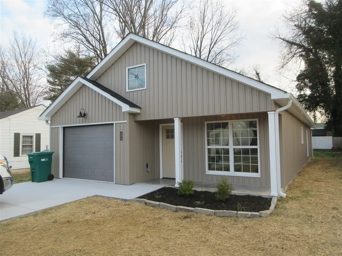 512 N Vine St, Winchester, TN 37398 - #1