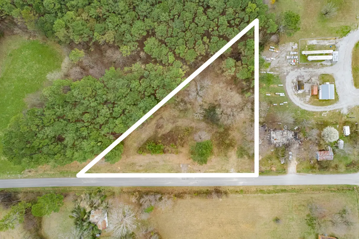 492 Old Jackson Hwy, Loretto, TN 38469 - #1