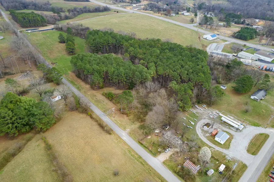 492 Old Jackson Hwy, Loretto, TN 38469 - #3