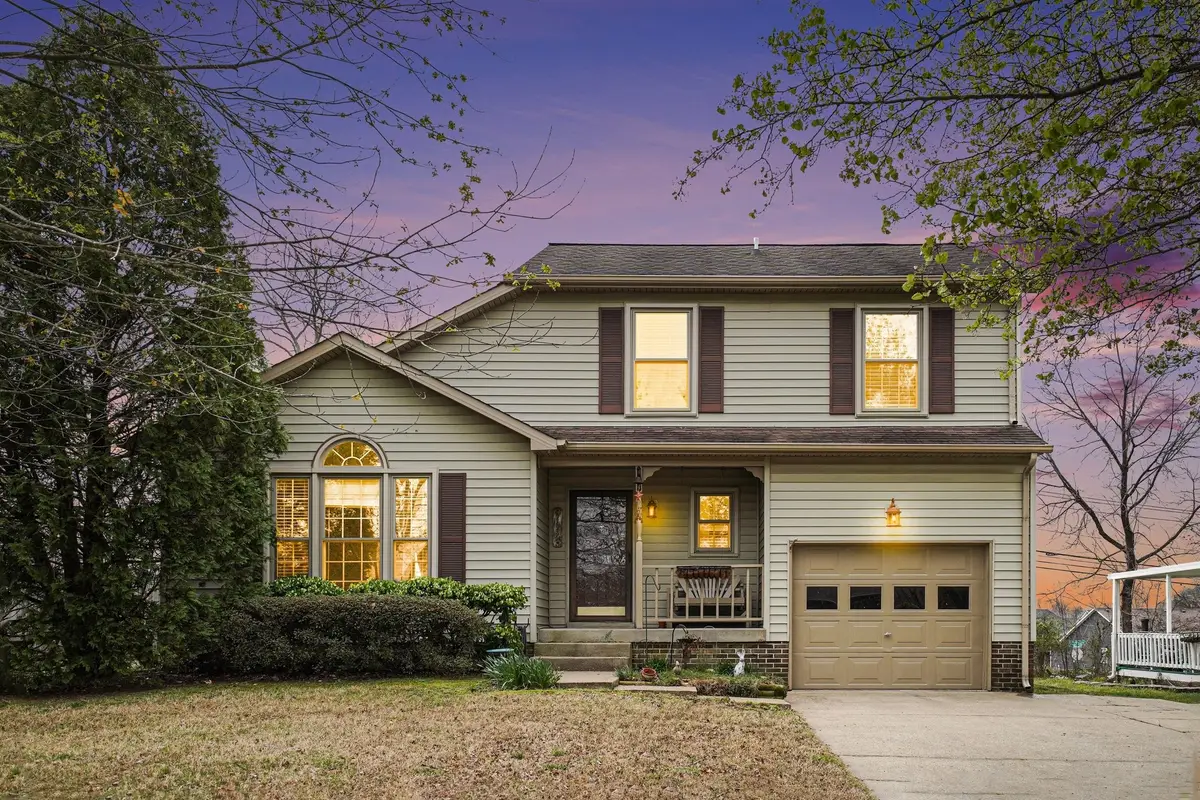 2102 Single Tree Dr, Clarksville, TN 37040 - #1