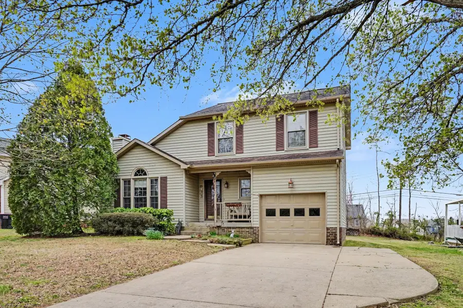 2102 Single Tree Dr, Clarksville, TN 37040 - #2