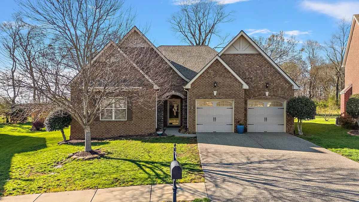 535 Cloverhill Ln, Lebanon, TN 37090 - #1