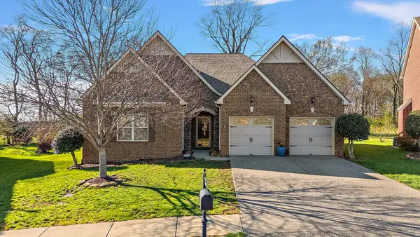 535 Cloverhill Ln, Lebanon, TN 37090