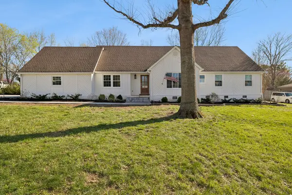 1437 Twin Feather Dr, Murfreesboro, TN 37129