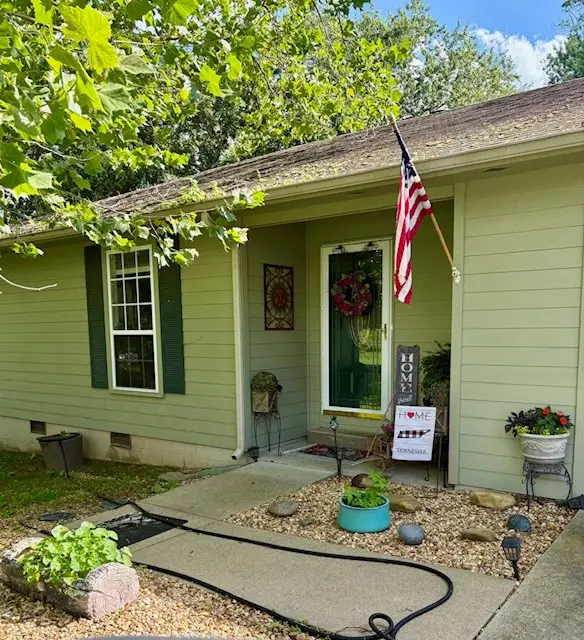 16 Town Rd, Fayetteville, TN 37334