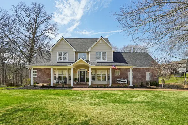 1000 Bradby Dr, Burns, TN 37029