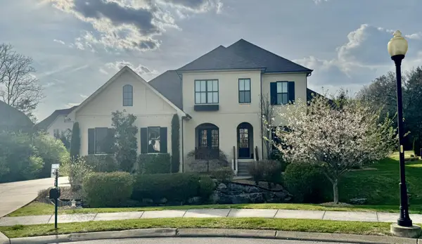 1025 Fortrose Dr, Gallatin, TN 37066