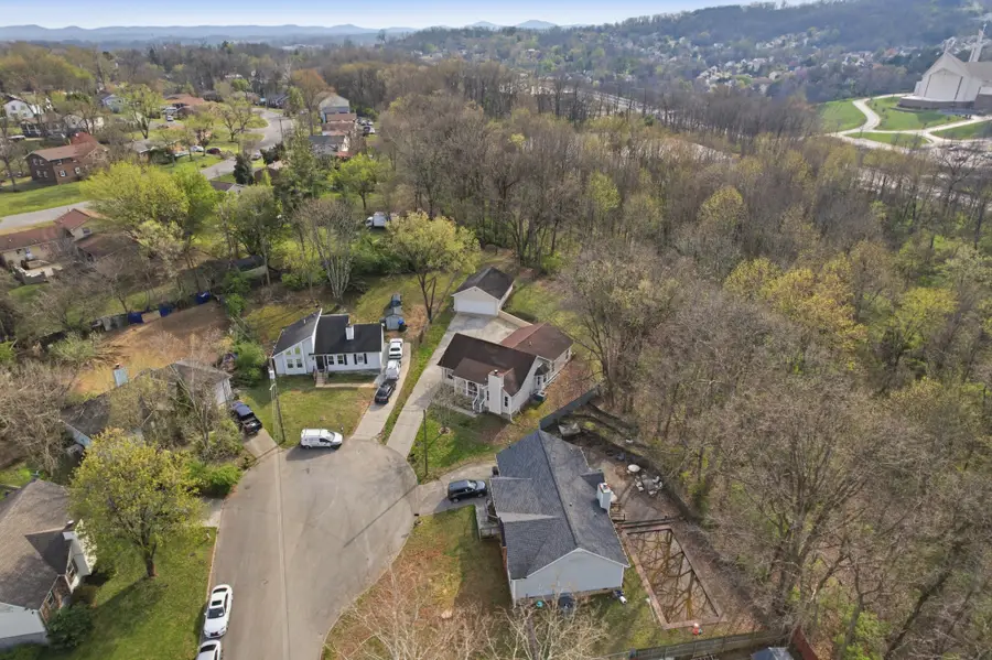 501 Cedarhill Ct, Antioch, TN 37013 - #2