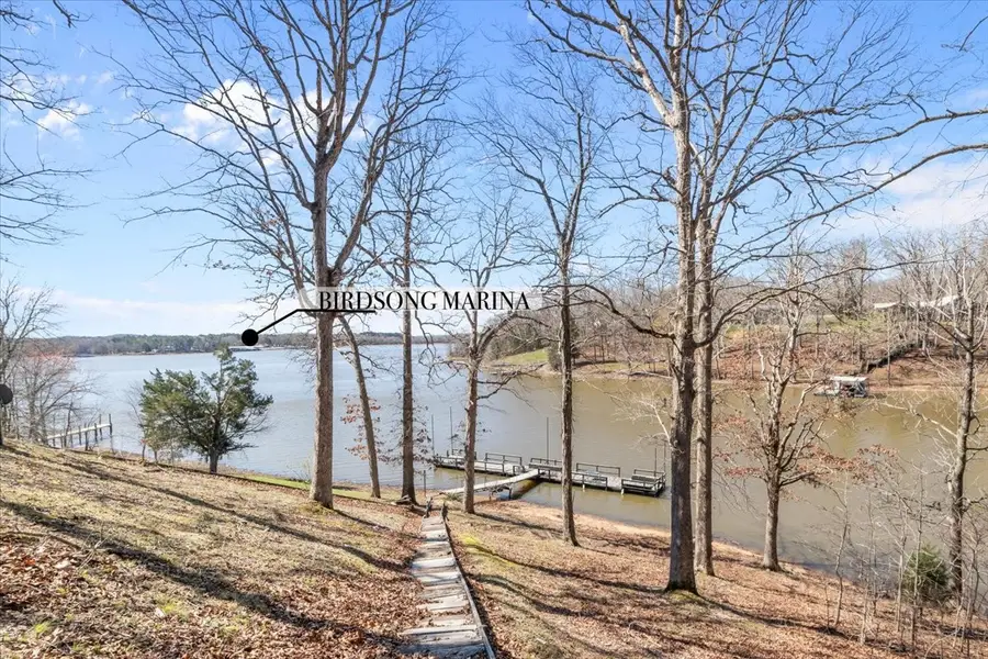 175 Mallard Point Cir #8, Camden, TN 38320 - #2