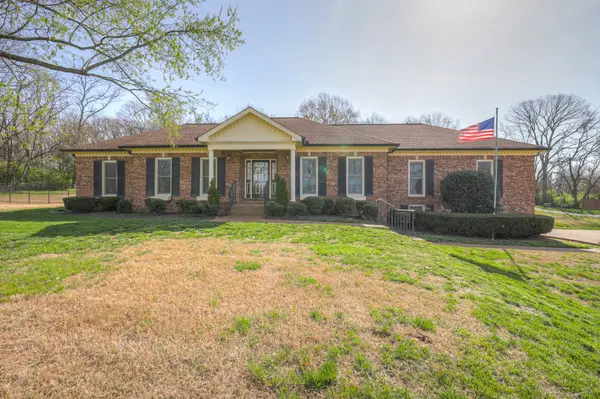 612 Cloverbrook Ln, Franklin, TN 37067