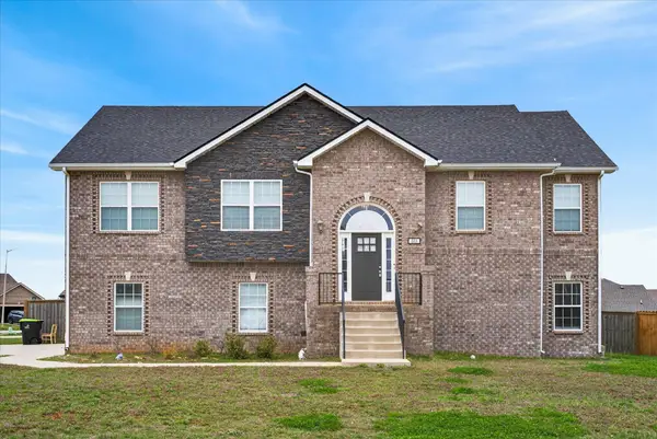 323 Dugger Dr, Clarksville, TN 37042