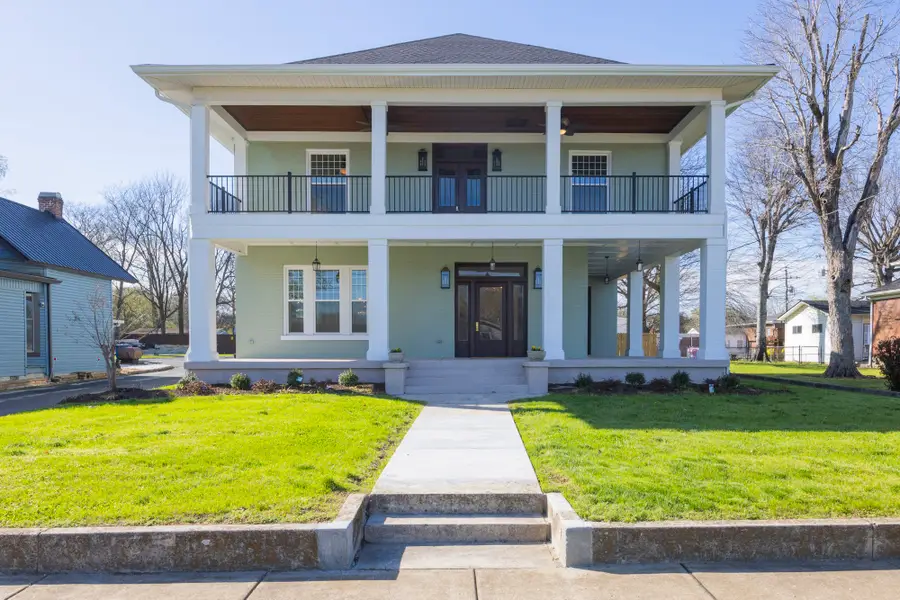 206 S Main St, Mount Pleasant, TN 38474 - #3