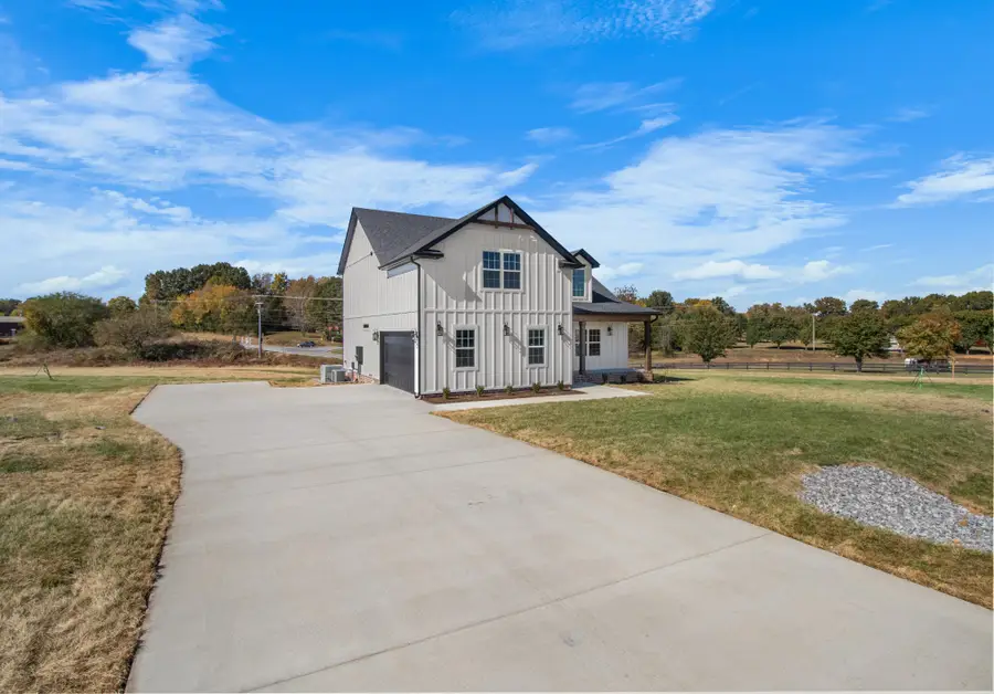 1066 Indian Creek, Cumberland Furnace, TN 37051 - #3