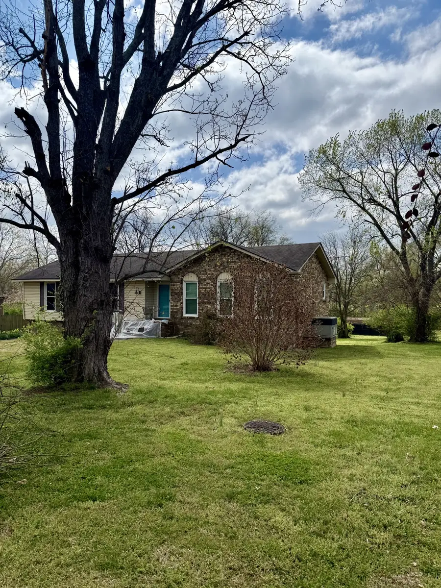 1025 Woodmont Dr, Gallatin, TN 37066 - #3