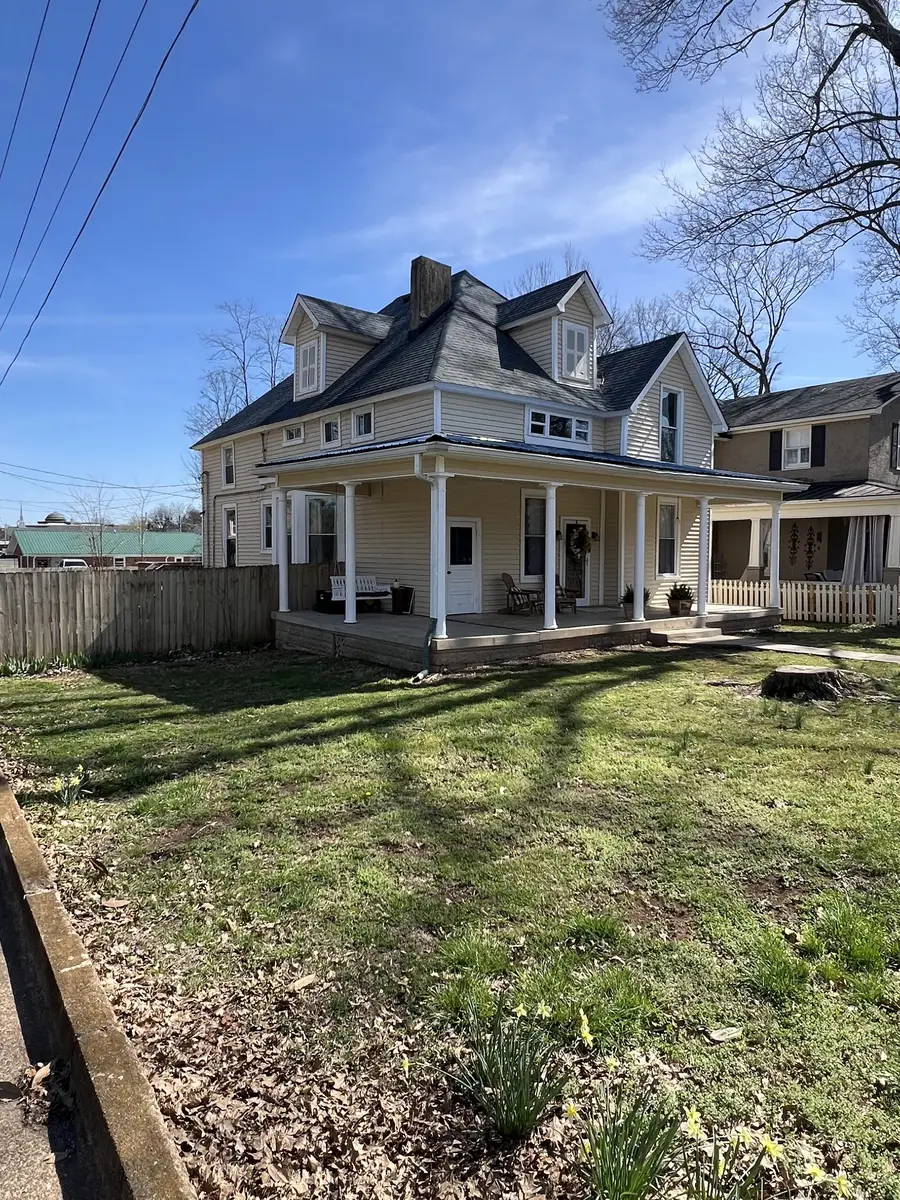 201 Pleasant St, Mount Pleasant, TN 38474 - #2