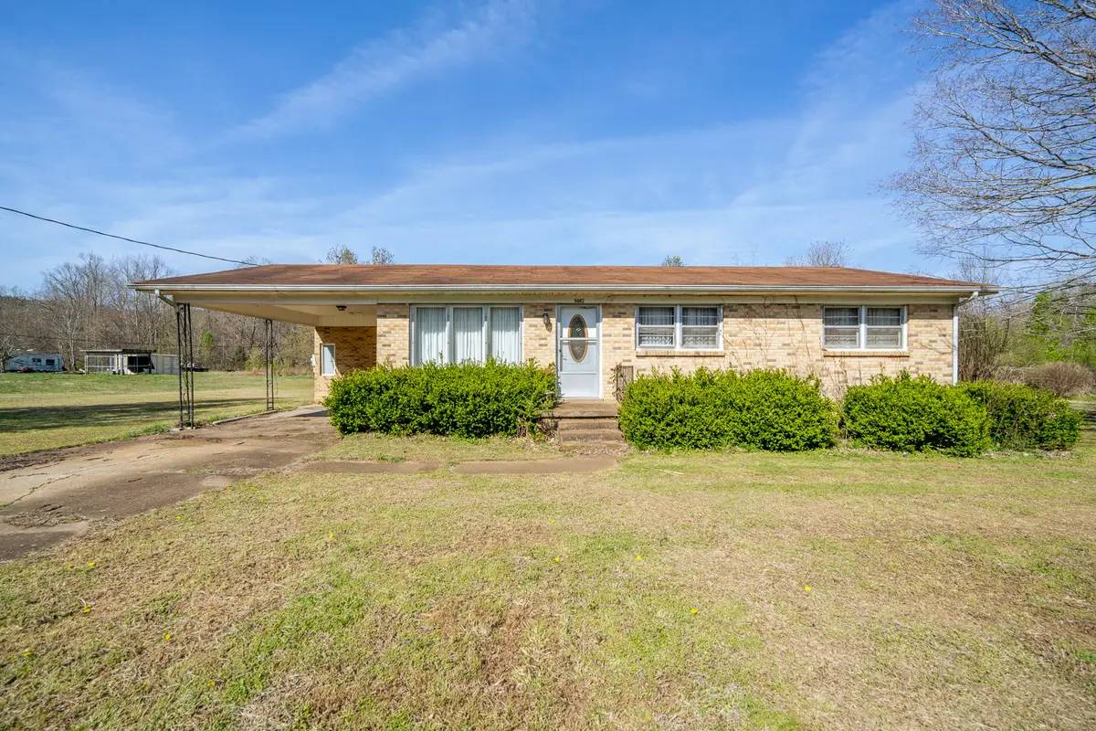 5062 Sunny Acres Dr, Waynesboro, TN 38485 - #1