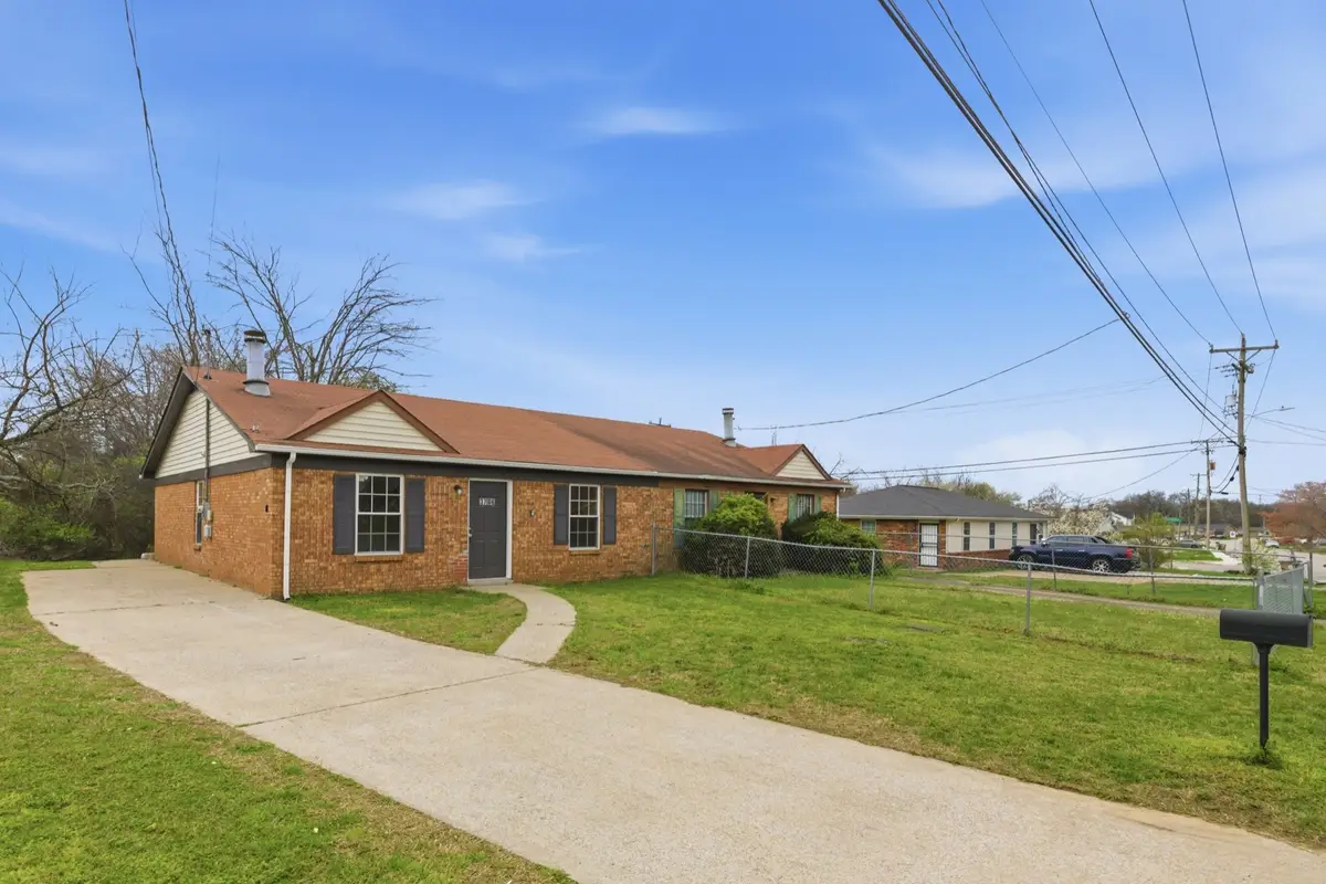 3706 Village Trl, Nashville, TN 37207 - #1