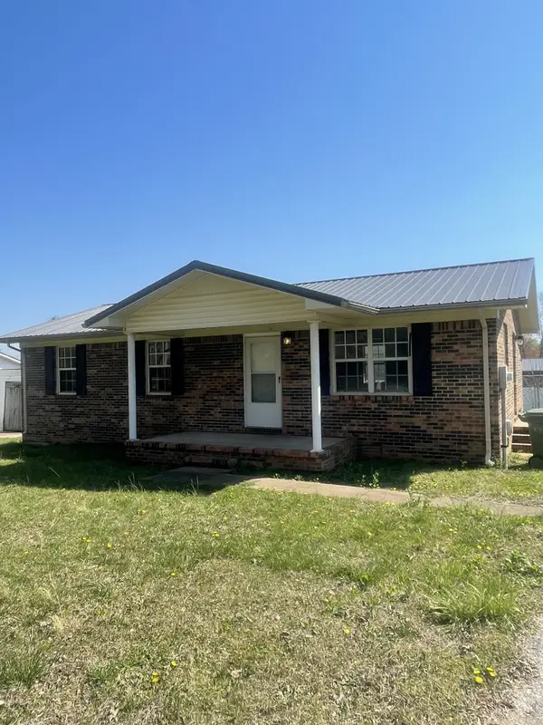 818 Windsor Ave S, Lawrenceburg, TN 38464