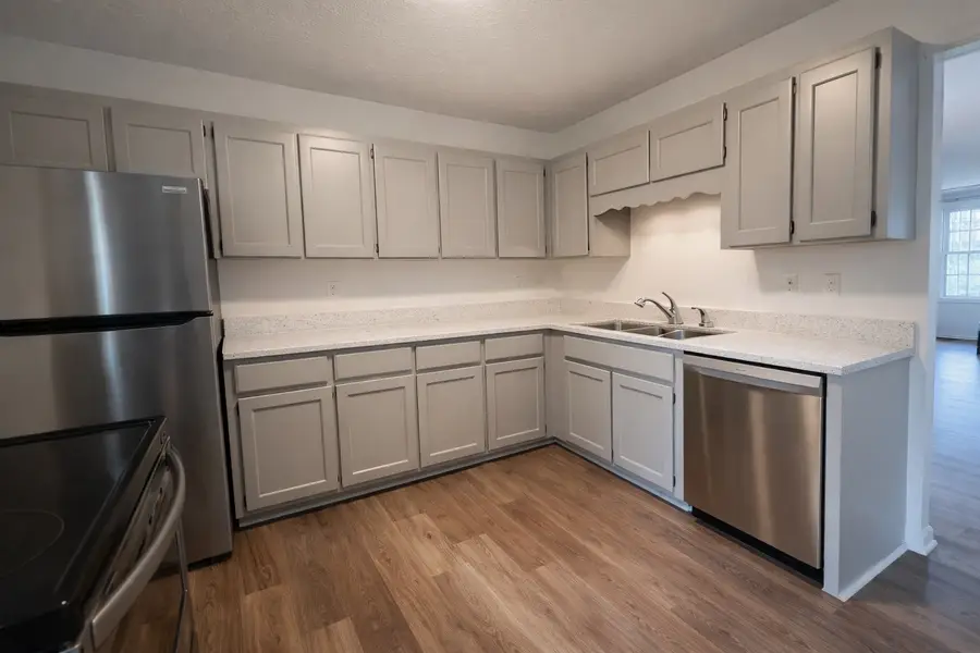 213 Oak Grove Dr, Nashville, TN 37217 - #2