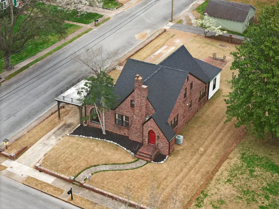 411 2nd Ave, Fayetteville, TN 37334 - #2