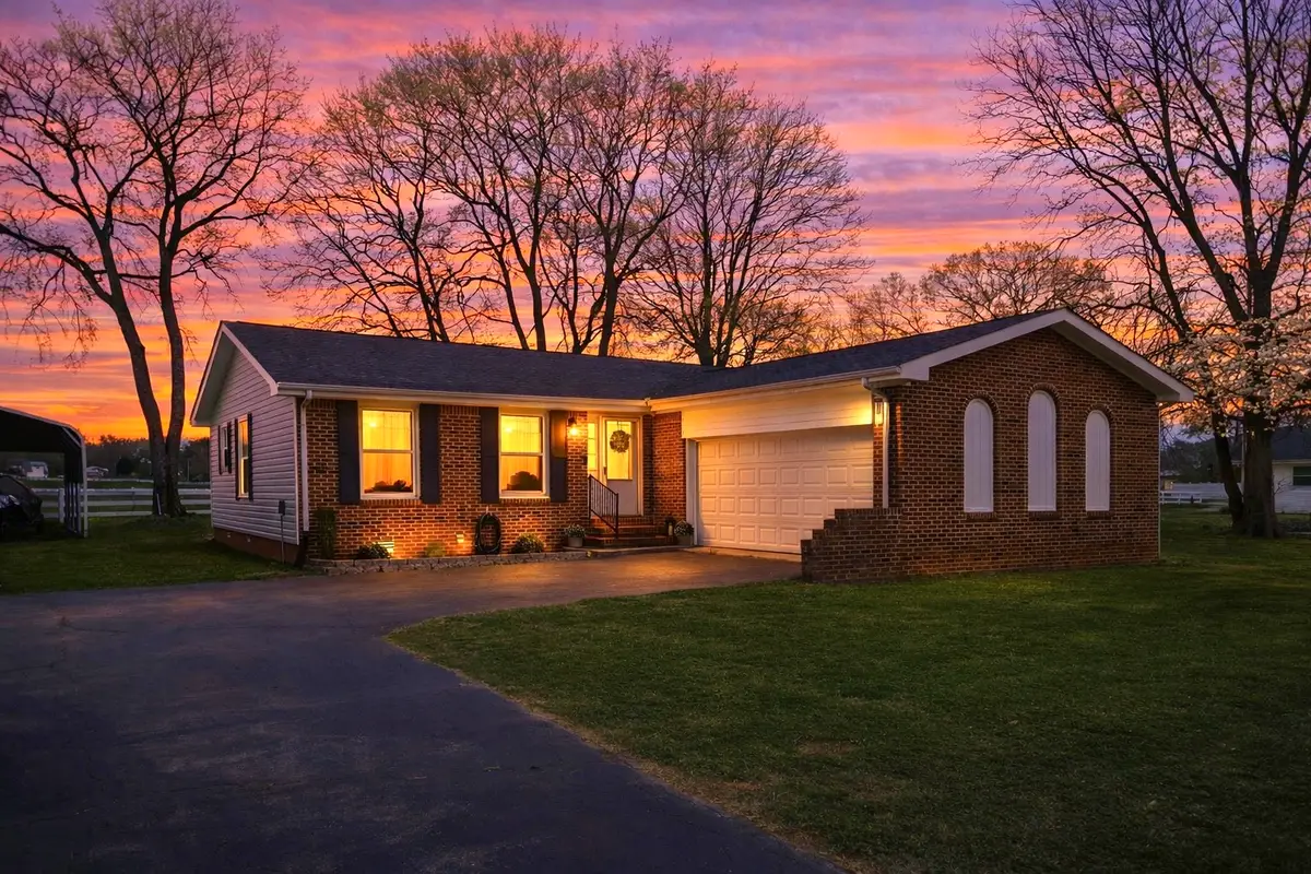 102 Lisa Cir, Winchester, TN 37398 - #1