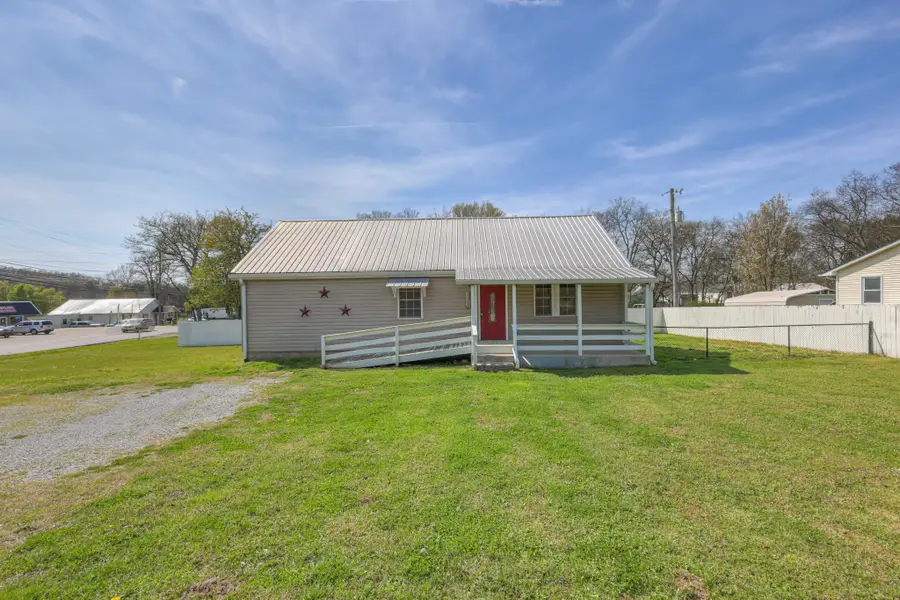 1200 W Lane St, Shelbyville, TN 37160 - #2