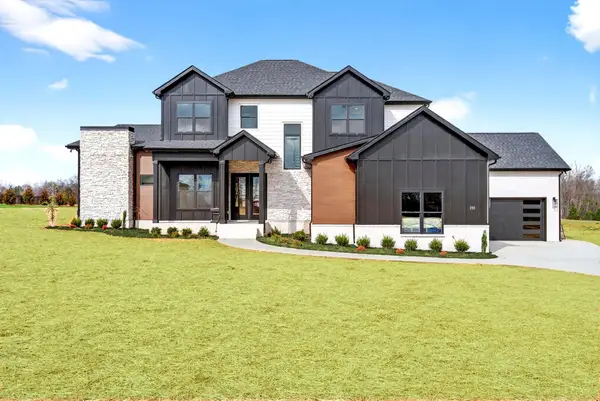 4 Pace Rd, Clarksville, TN 37043