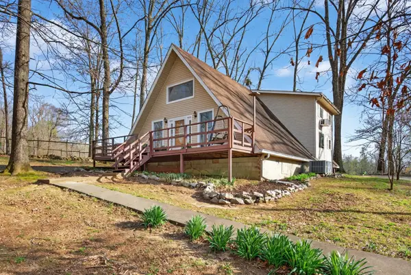 1874 Palmyra Rd, Palmyra, TN 37142