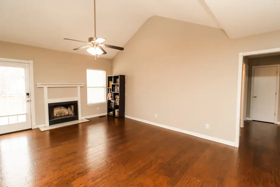 524 Barney Ln, Clarksville, TN 37042 - #2