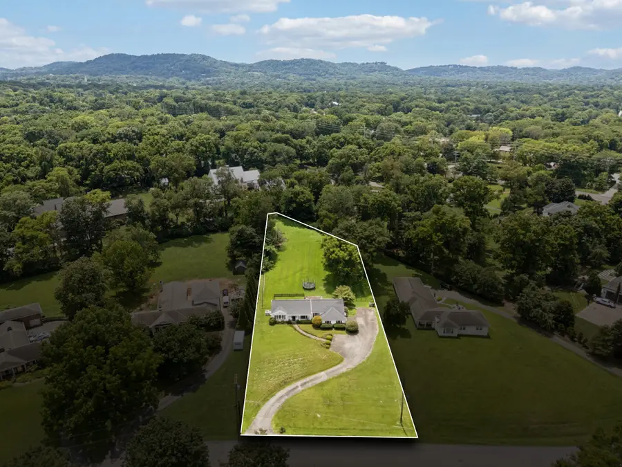 4215 Morriswood Dr, Nashville, TN 37204 - #2