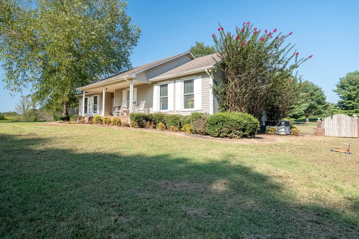 34 Morris Rd, Leoma, TN 38468 - #1
