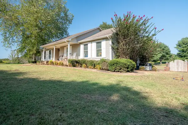 34 Morris Rd, Leoma, TN 38468