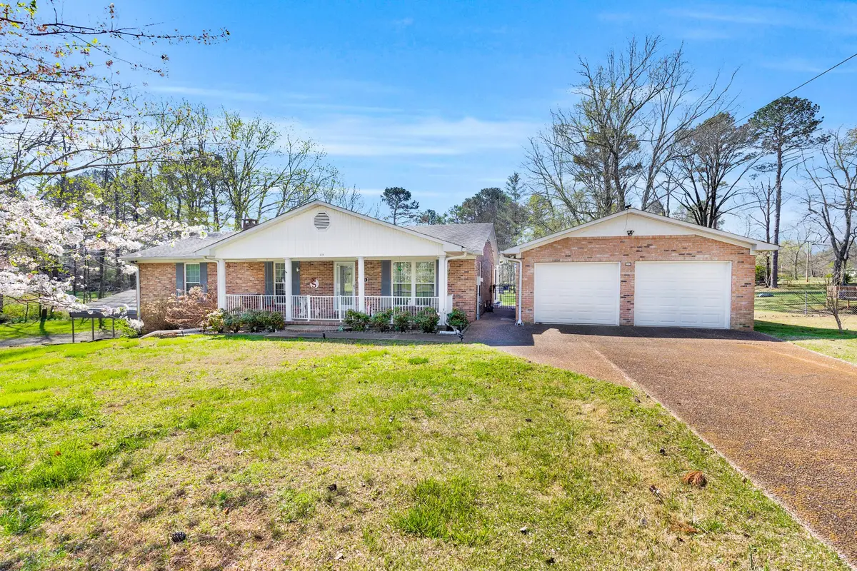 1993 Branch Dr, Lawrenceburg, TN 38464 - #1