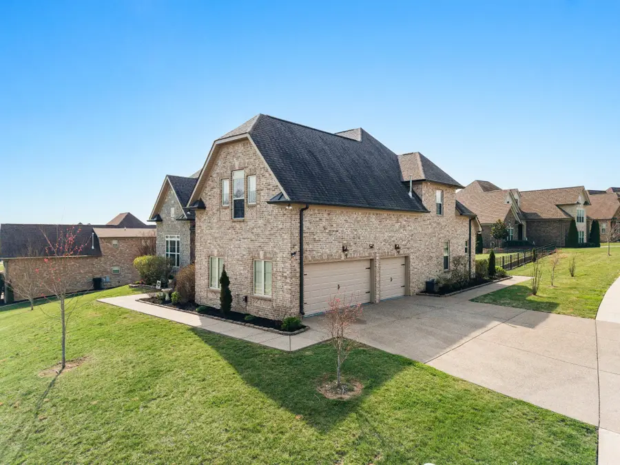 2726 Cherrydale Dr, Lebanon, TN 37087 - #3