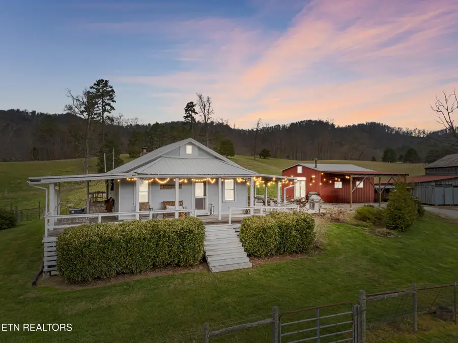 1397 Tater Valley Rd, Washburn, TN 37888 - #2