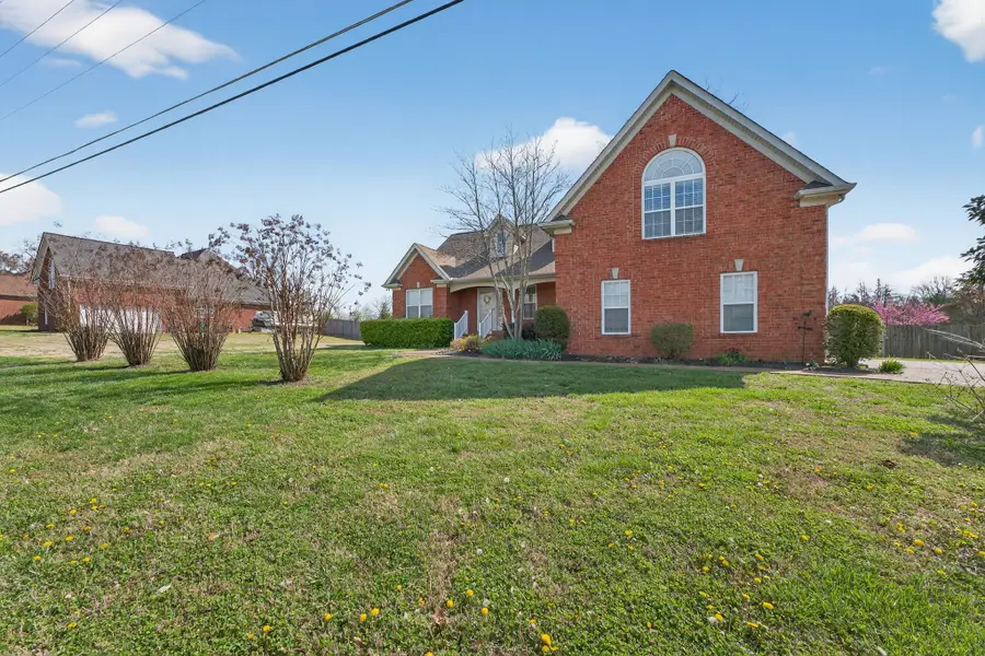 105 Stonefield Dr, Mount Juliet, TN 37122 - #2