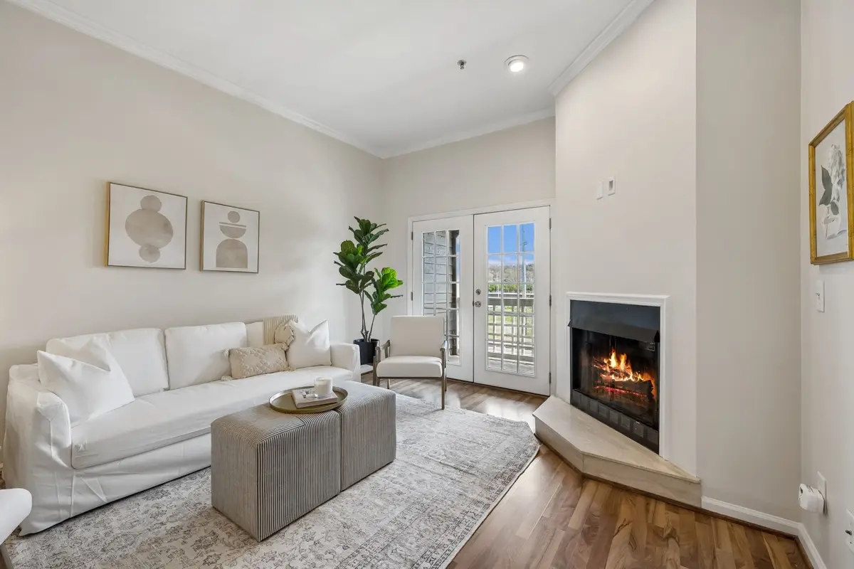 130 W End Pl, Nashville, TN 37205 - #1