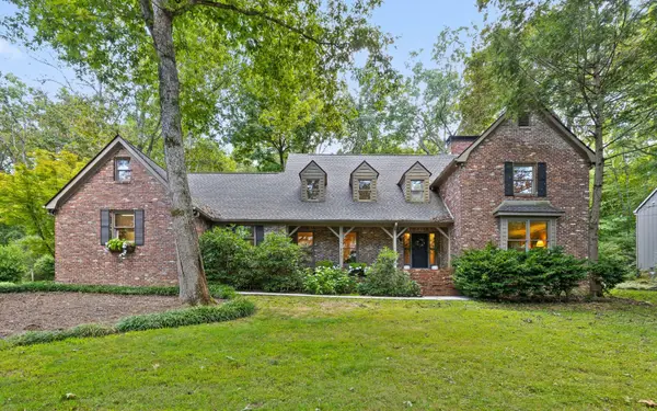 403 Dunsinane Road, Signal Mountain, TN 37377