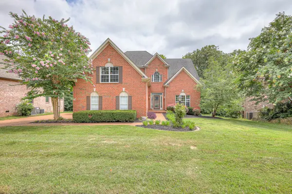 8025 Poplarwood Rd, Nashville, TN 37221