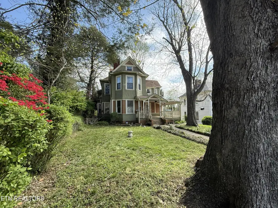 416 W Rockwood St, Rockwood, TN 37854 - #3