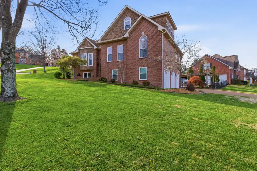 1514 Brookstone Cir, Mount Juliet, TN 37122 - #2