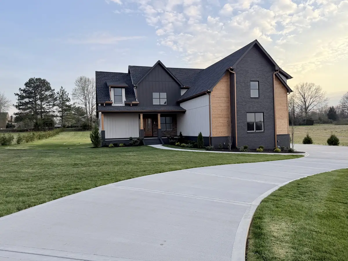 6447 Hopewell Rd, Springfield, TN 37172 - #1