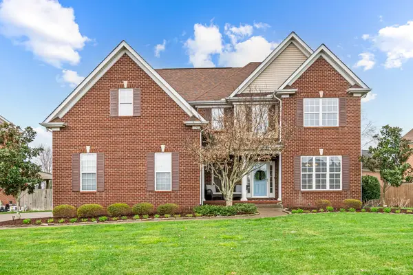 2848 Kaye Dr, Thompsons Station, TN 37179