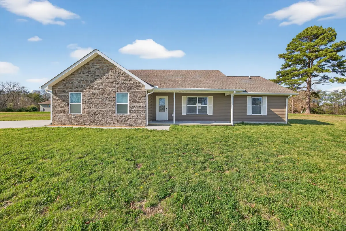 453 Hinch Mountain View Rd, Crossville, TN 38555 - #1