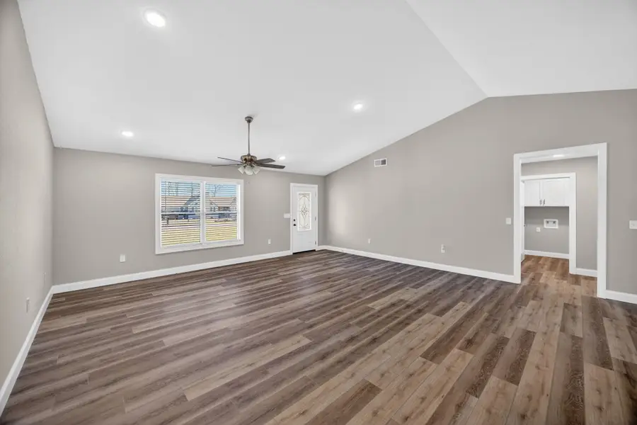 453 Hinch Mountain View Rd, Crossville, TN 38555 - #3