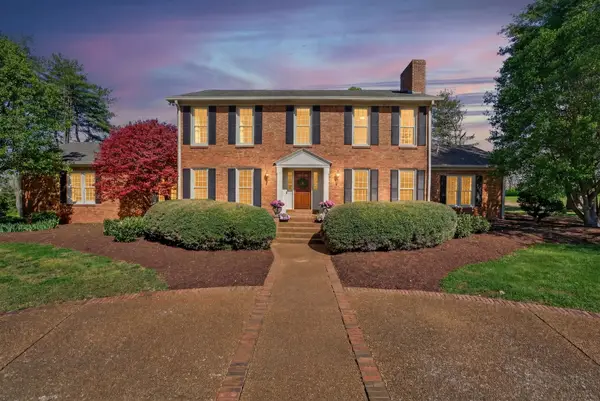 1553 N Main St, Mount Pleasant, TN 38474