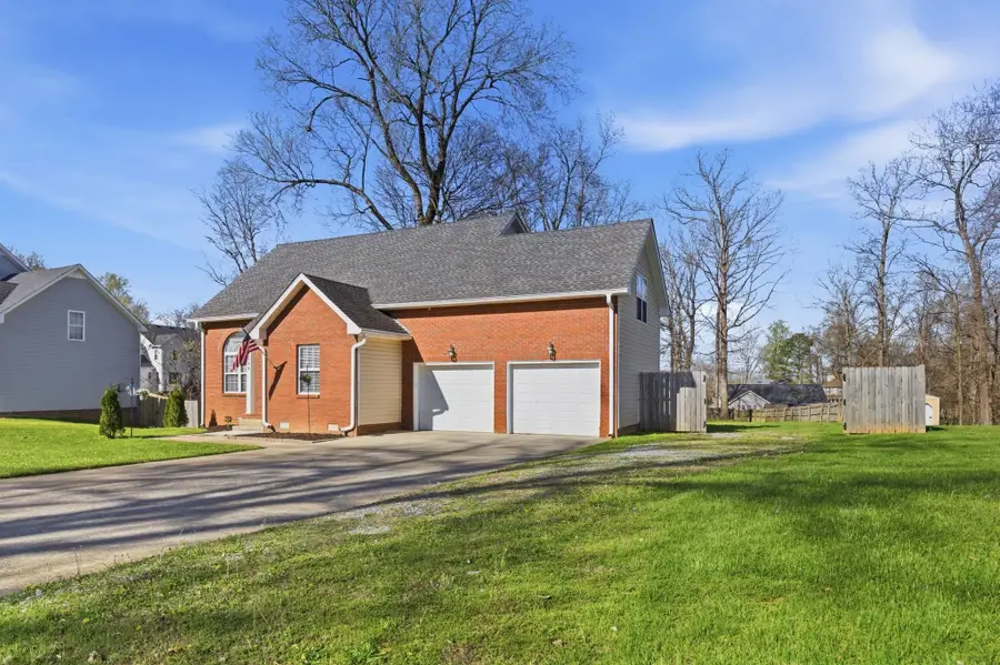 1594 Windriver Rd, Clarksville, TN 37042 - #3