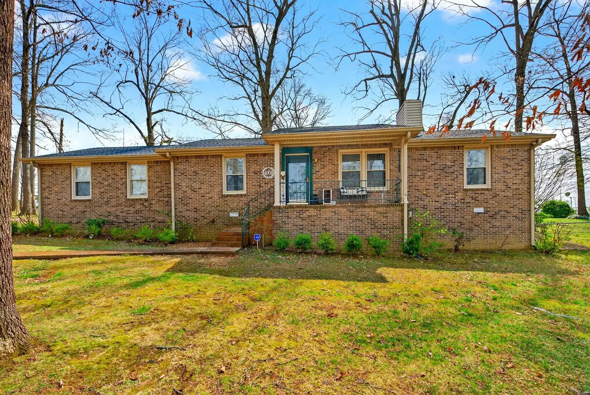 4004 S Breckenridge Ct, Springfield, TN 37172 - #1