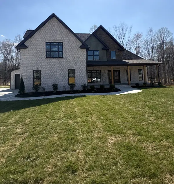 1300 Reda Dr, Clarksville, TN 37042